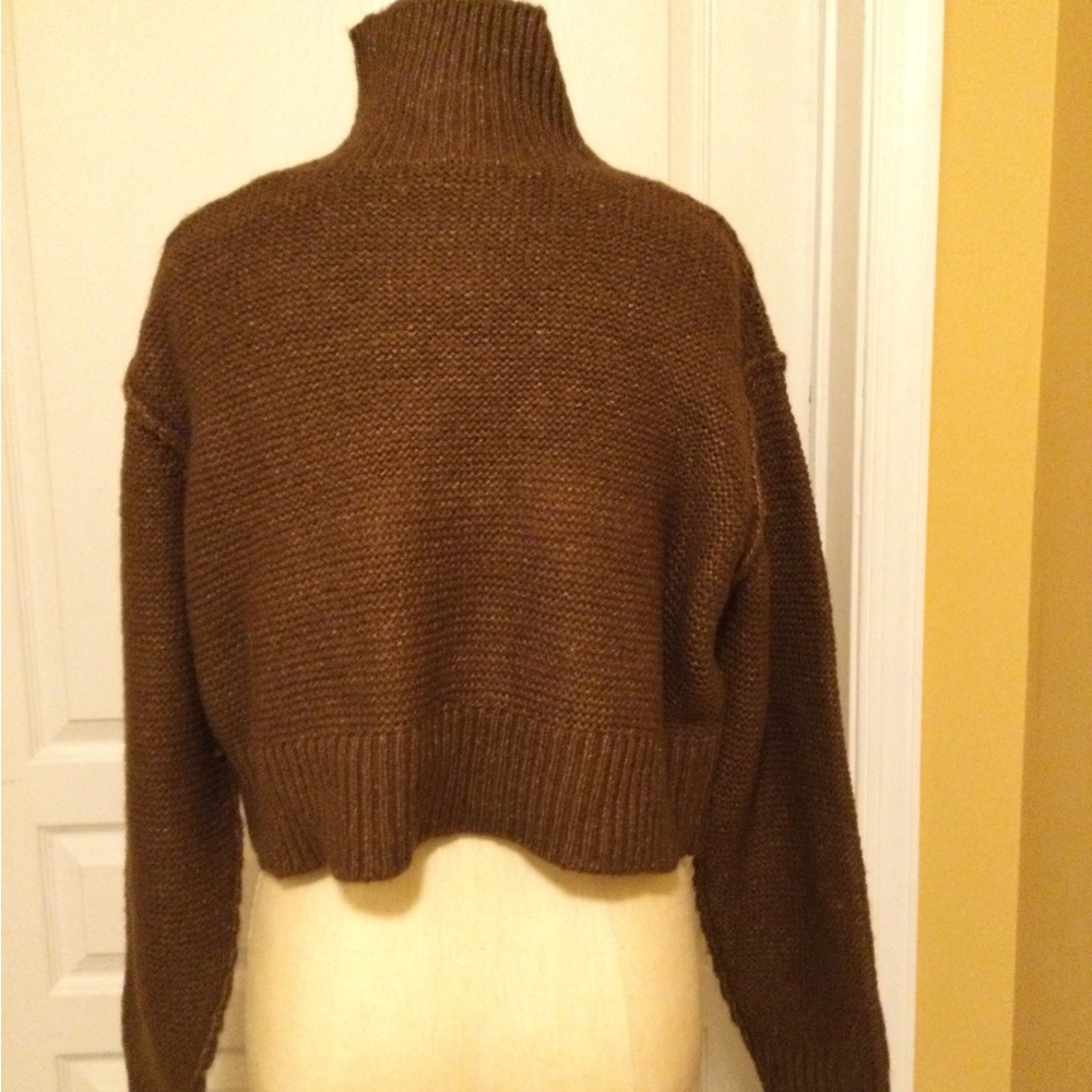 Cropped Turtleneck Sweater - Picture 2 of 8